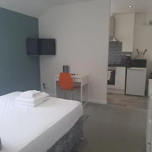 Cozy Crib - 1 Bed Apartment